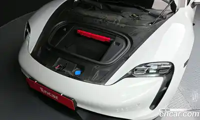 Porsche Taycan 2023 0.1 Автомат в Москве № 164949, миниатюра 5