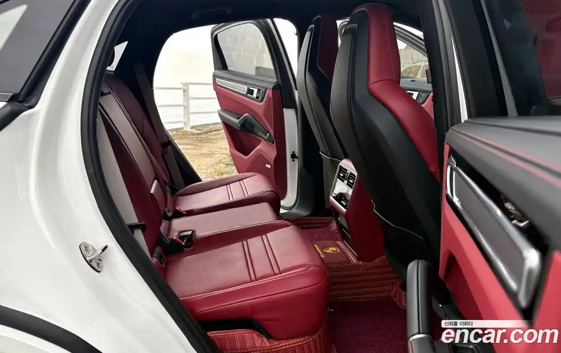 Porsche Cayenne 2023 3.0 Автомат в Москве № 165754, фото 12