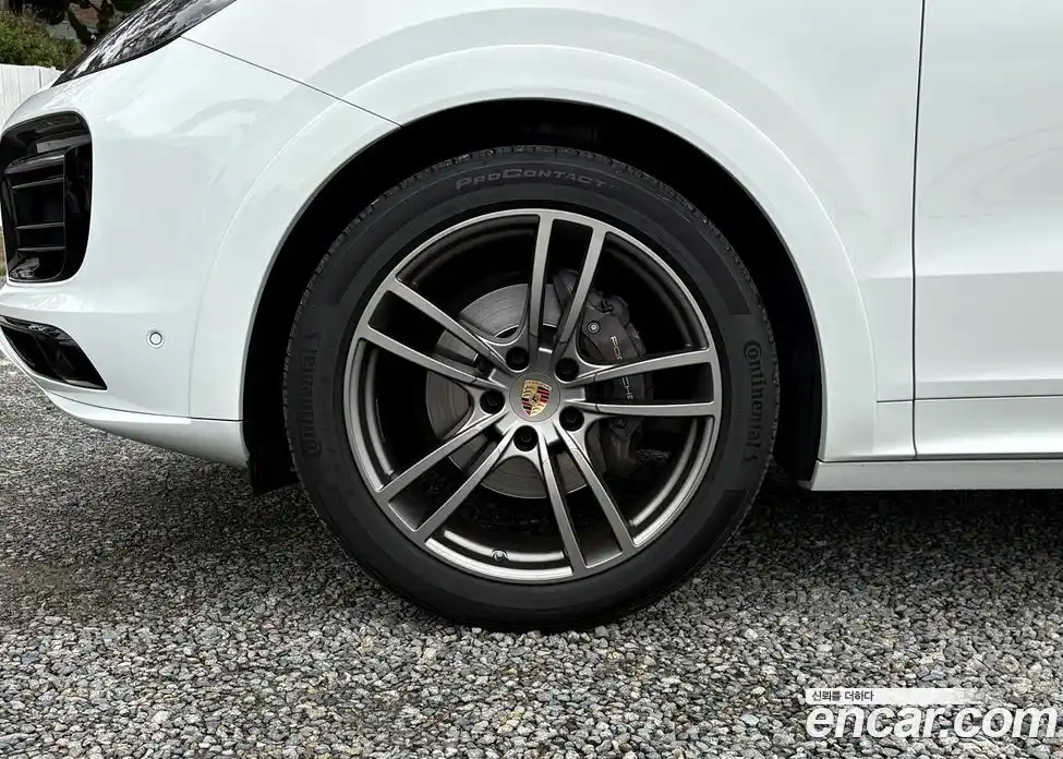 Porsche Cayenne 2023 3.0 Автомат в Москве № 165754, фото 9