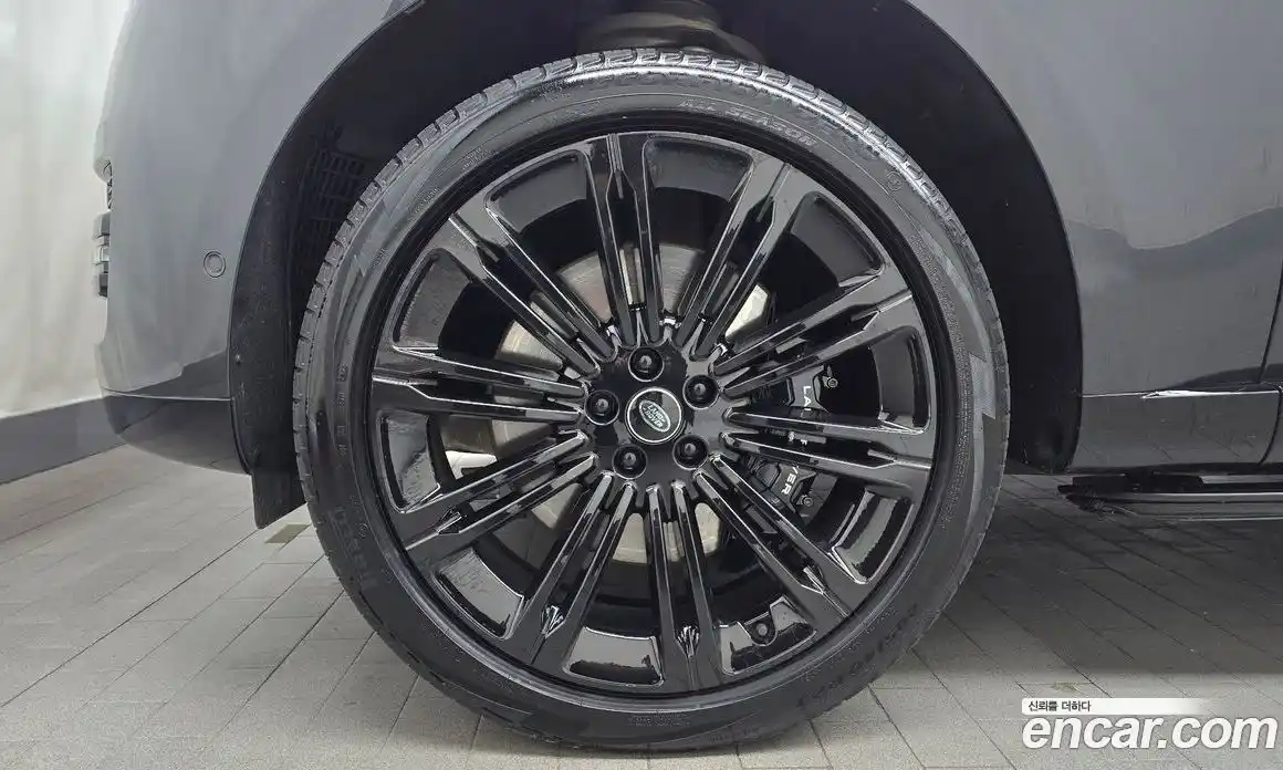 Land Rover Range-Rover 2023 4.4 Автомат в Москве № 166036, фото 5