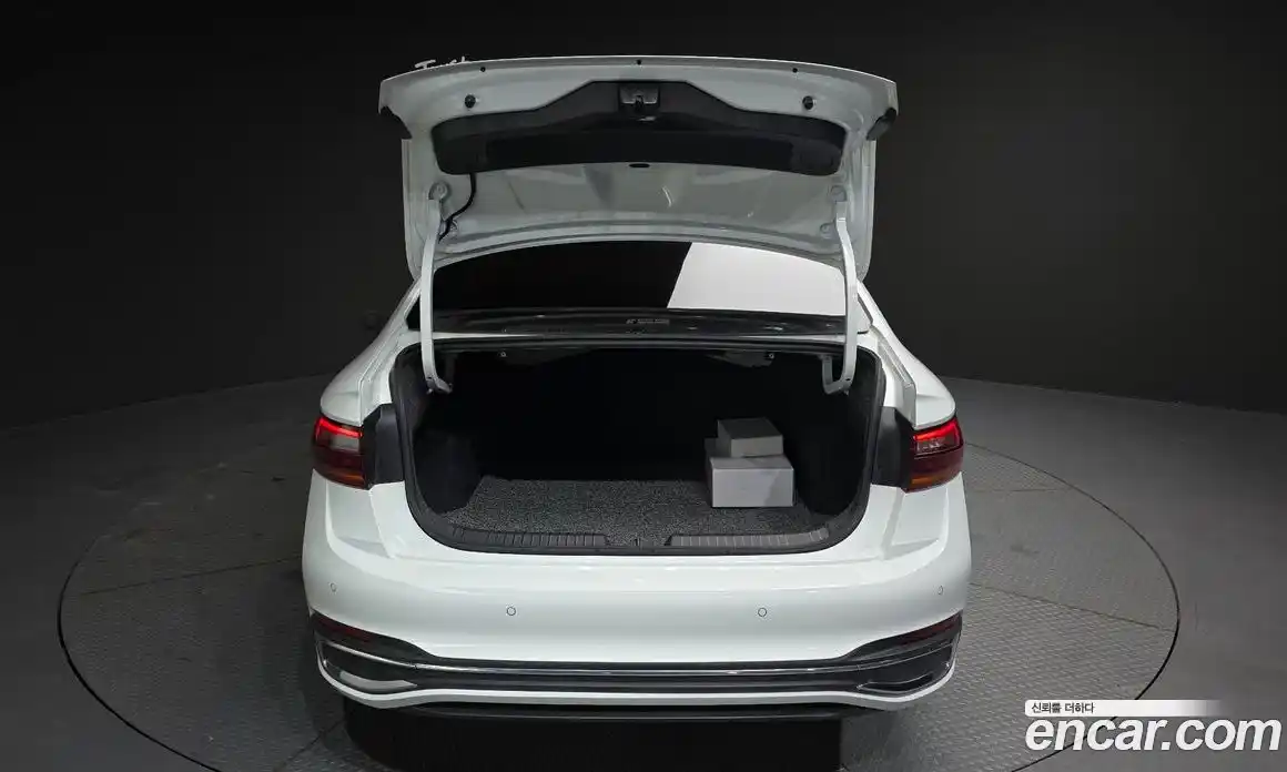 Volkswagen Jetta 2023 1.5 Автомат в Москве № 168636, фото 20