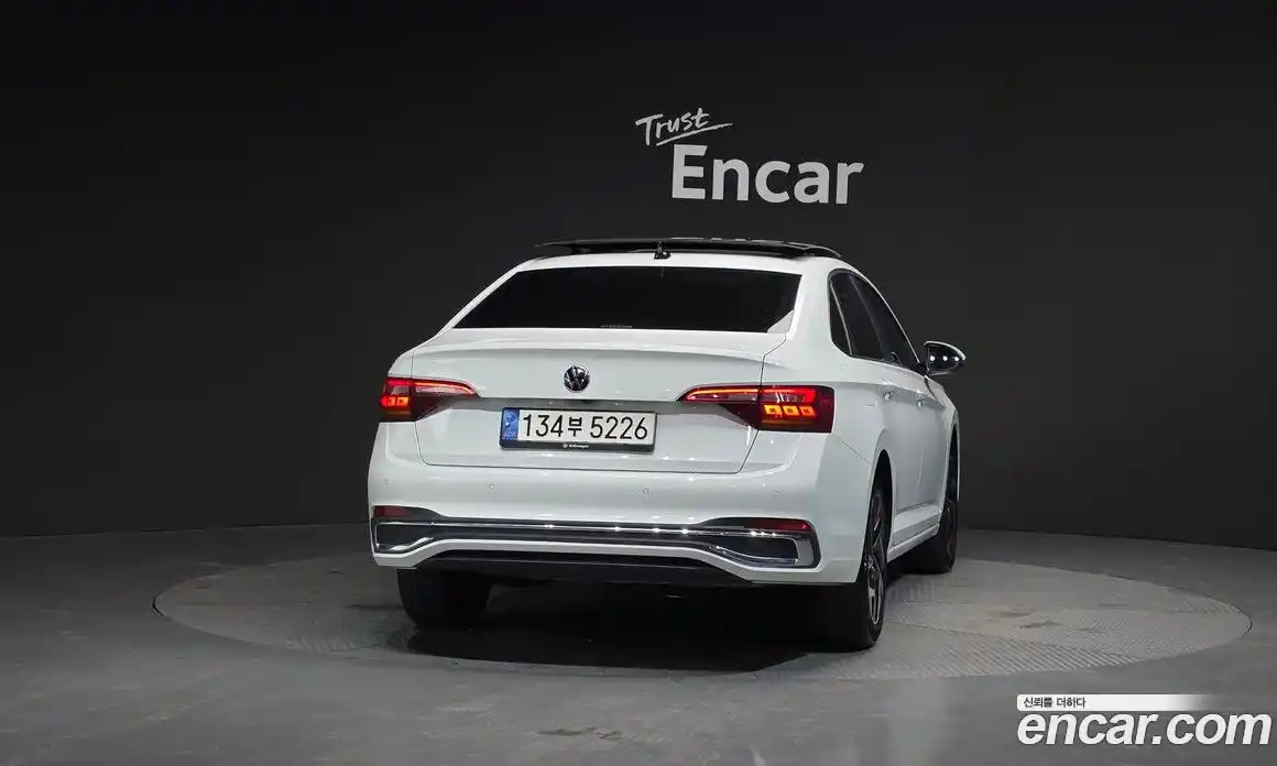 Volkswagen Jetta 2023 1.5 Автомат в Москве № 168636, фото 4