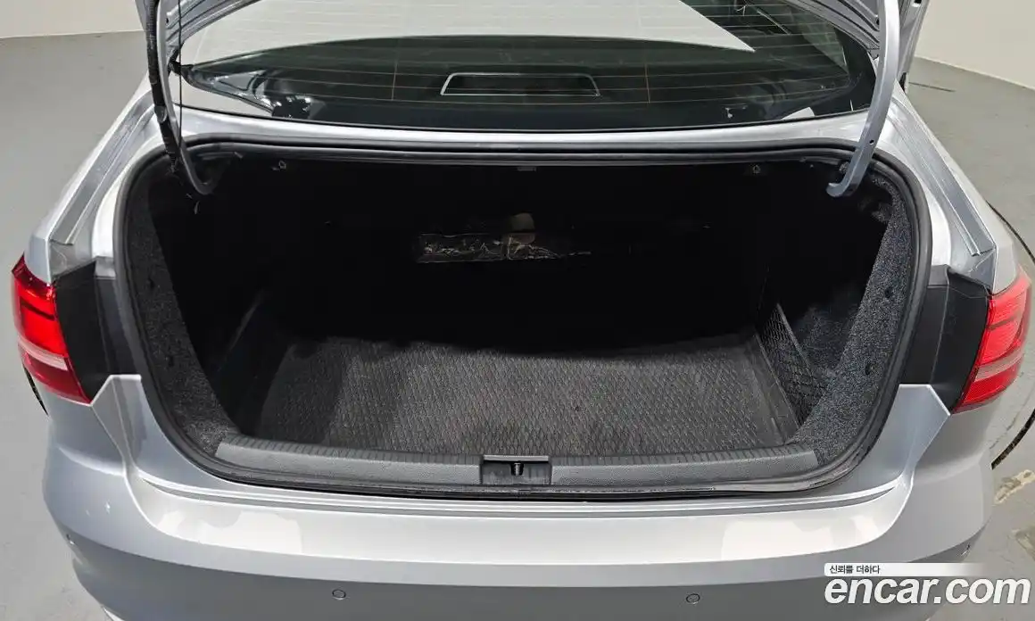 Volkswagen Jetta 2015 2.0 Автомат в Москве № 168642, фото 20