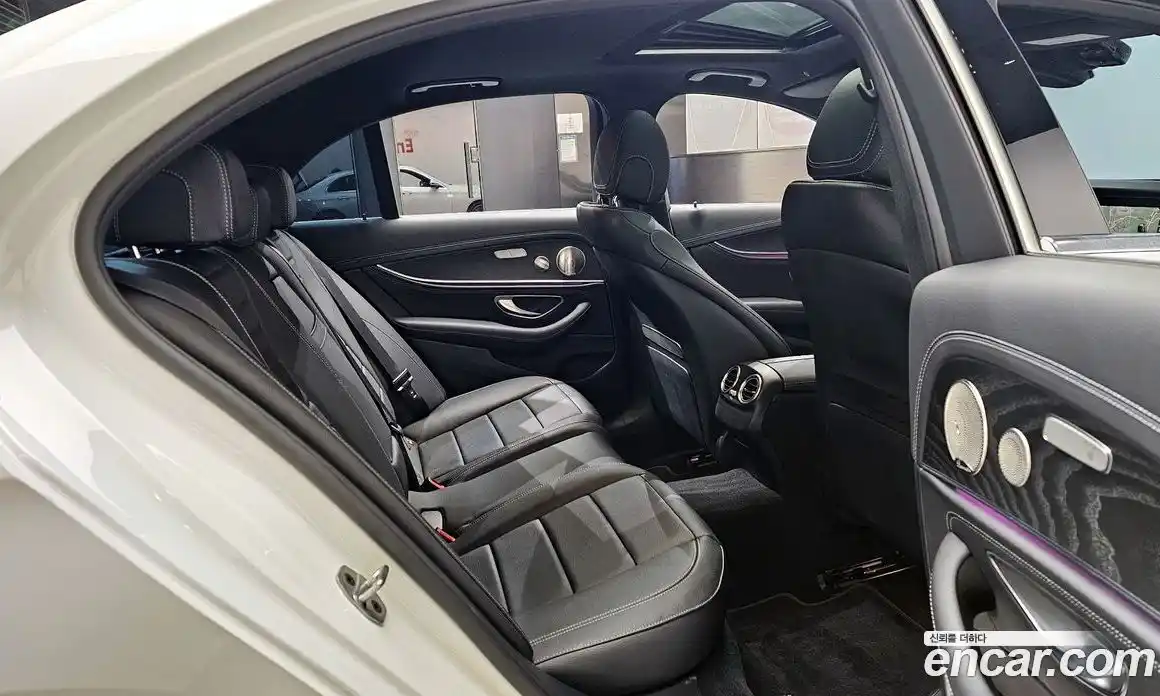 Mercedes-Benz E-Class 2022 1.9 Автомат в Москве № 178827, фото 12