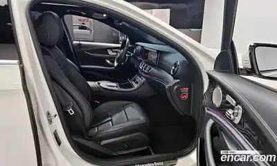 Mercedes-Benz E-Class 2022 1.9 Автомат в Москве № 178827, миниатюра 10