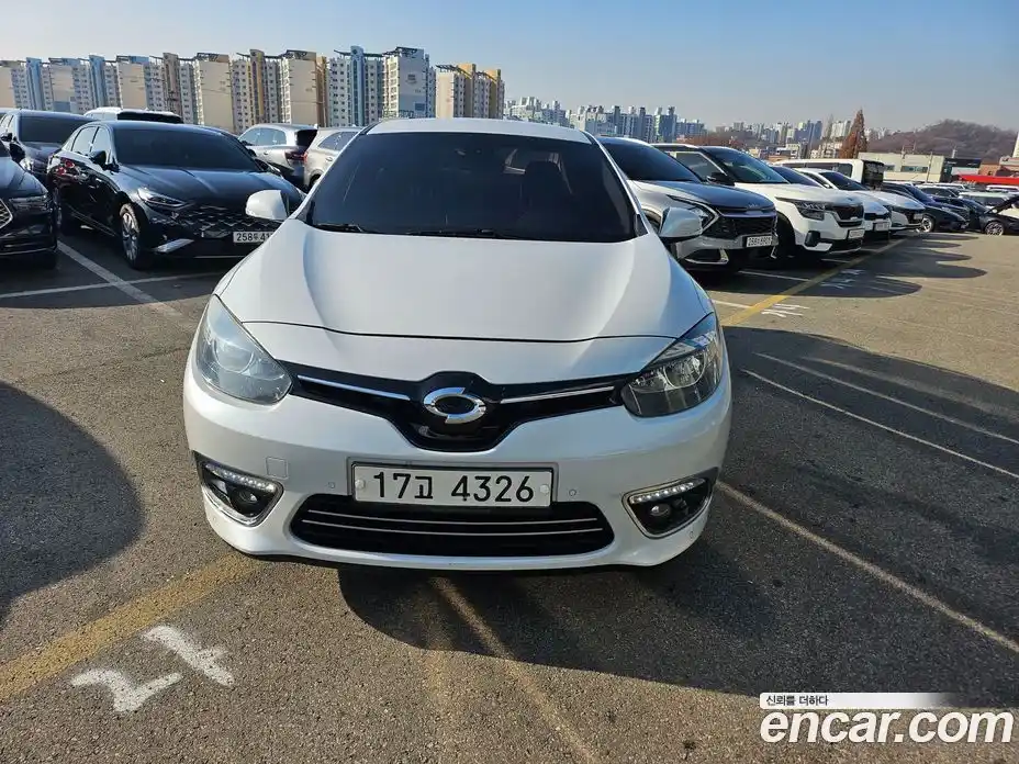 Renault SM3 2017 1.6 Автомат в Москве № 186551, фото 1