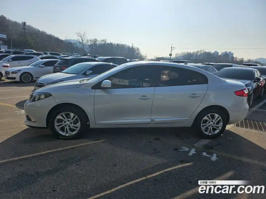 Renault SM3 2017 1.6 Автомат в Москве № 186551, фото 3