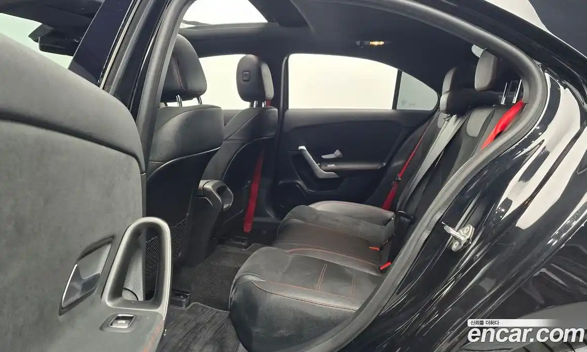 Mercedes-Benz A-Class 2021 2.0 Автомат в Москве № 194165, фото 3