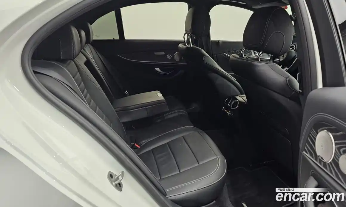 Mercedes-Benz E-Class 2022 2.0 Автомат в Москве № 195104, фото 12