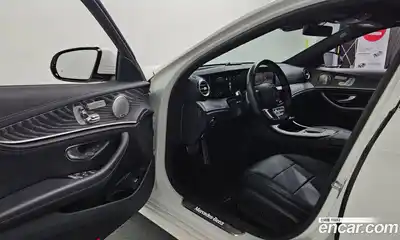 Mercedes-Benz E-Class 2022 2.0 Автомат в Москве № 195104, миниатюра 10