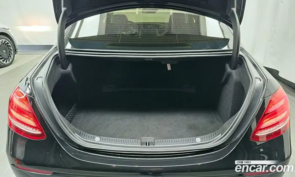 Mercedes-Benz E-Class 2017 1.9 Автомат в Москве № 195549, фото 19