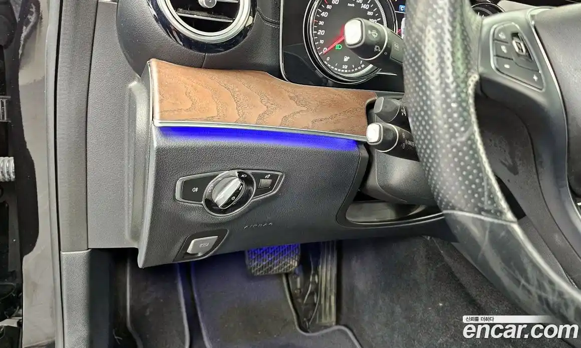 Mercedes-Benz E-Class 2017 1.9 Автомат в Москве № 195549, фото 20