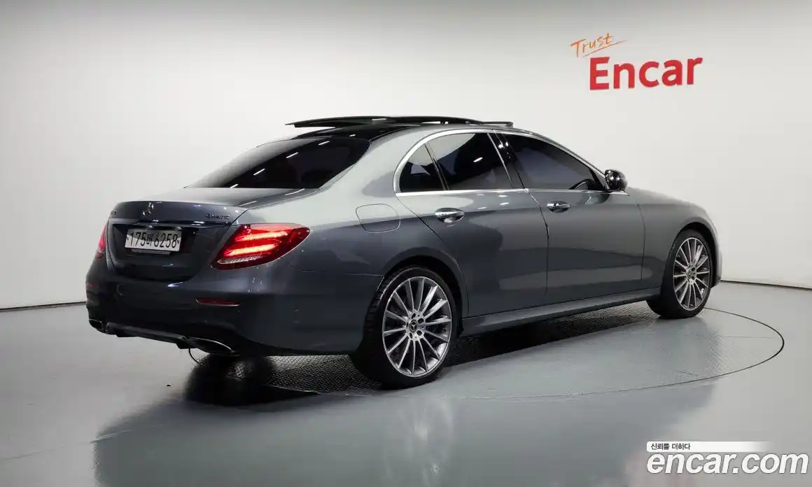 Mercedes-Benz E-Class 2019 2.0 Автомат в Москве № 195621, фото 17