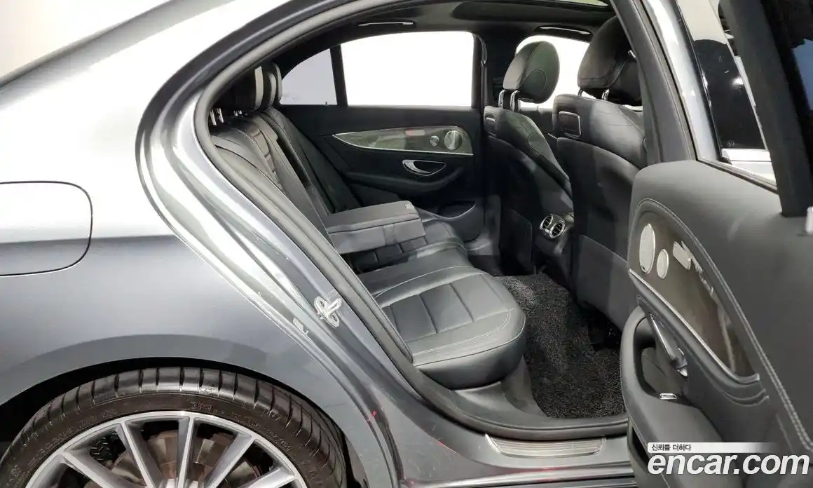 Mercedes-Benz E-Class 2019 2.0 Автомат в Москве № 195621, фото 9