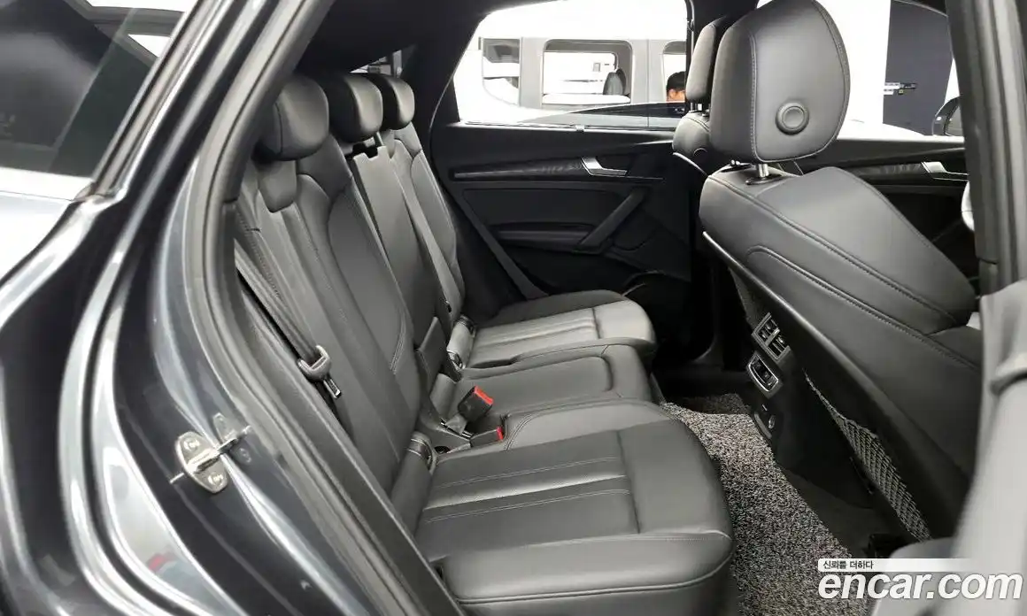 Audi Q5 2023 2.0 Автомат в Москве № 196255, фото 16