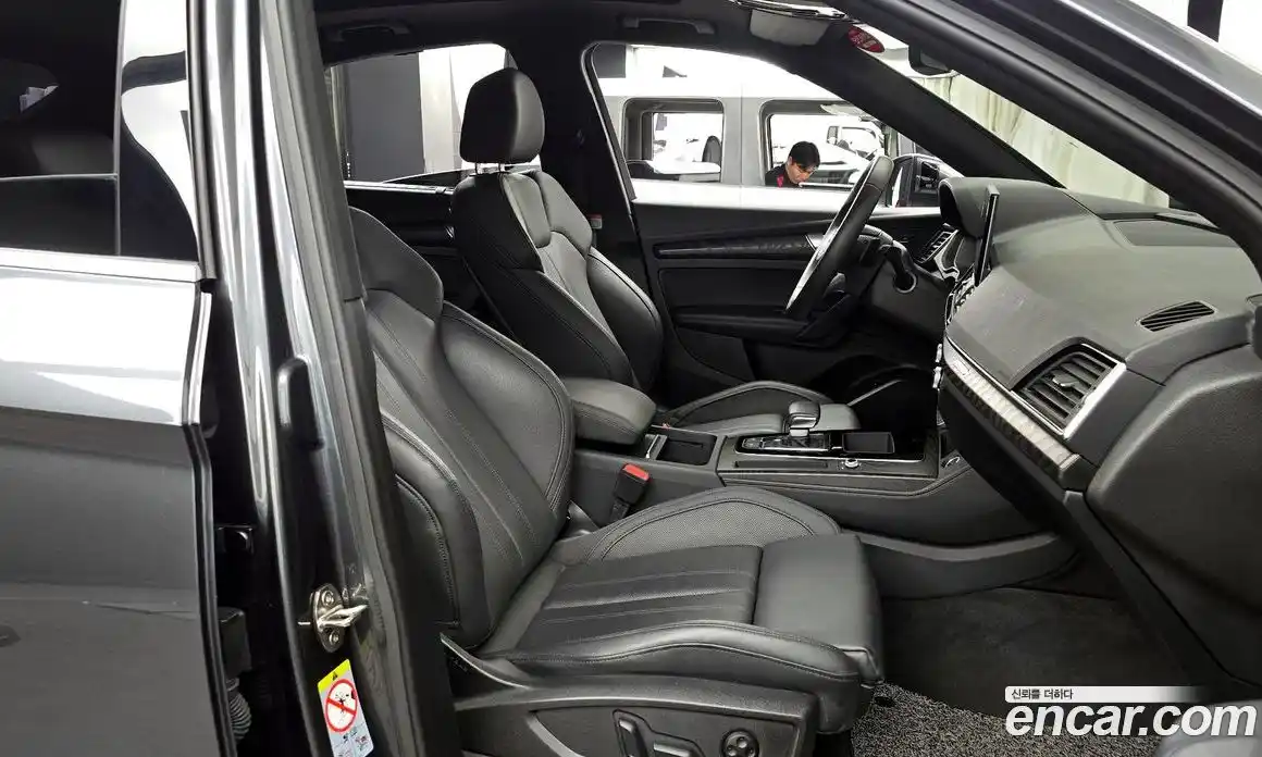 Audi Q5 2023 2.0 Автомат в Москве № 196255, фото 3