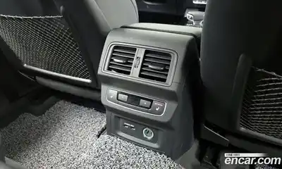 Audi Q5 2023 2.0 Автомат в Москве № 196255, миниатюра 4