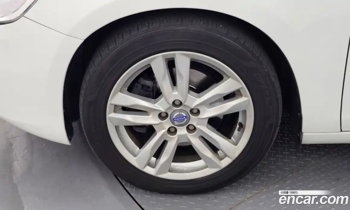 Volvo S60 2013 2.0 Автомат в Москве № 196942, фото 5