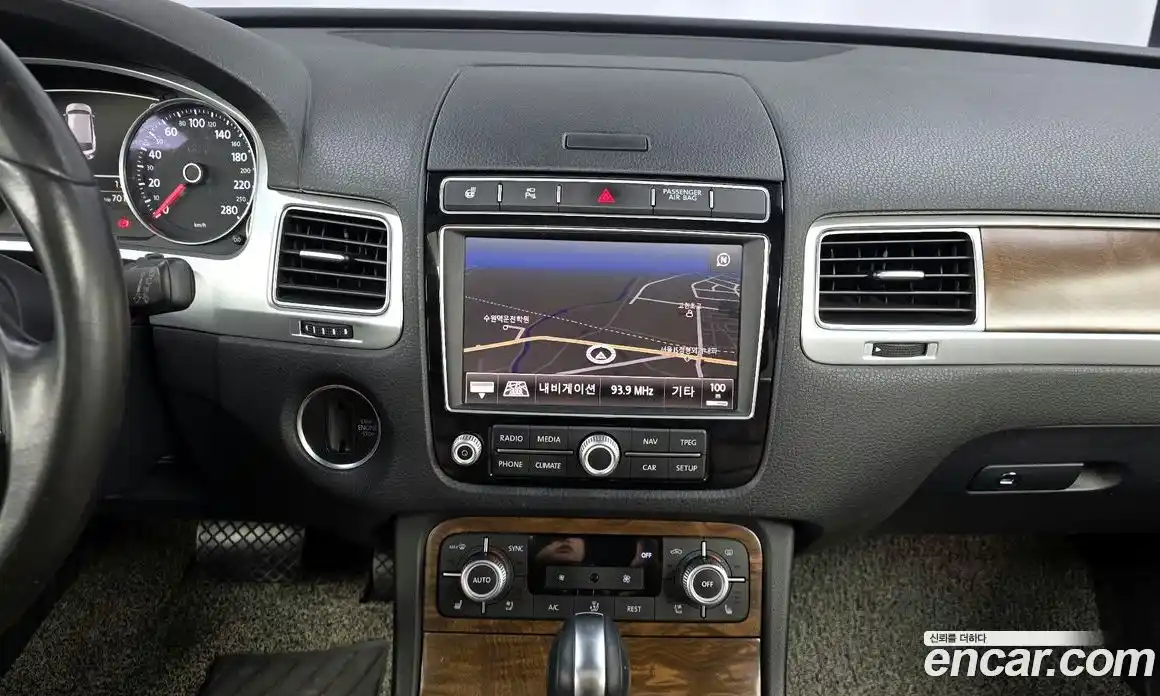 Volkswagen Touareg 2016 3.0 Автомат в Москве № 199256, фото 14