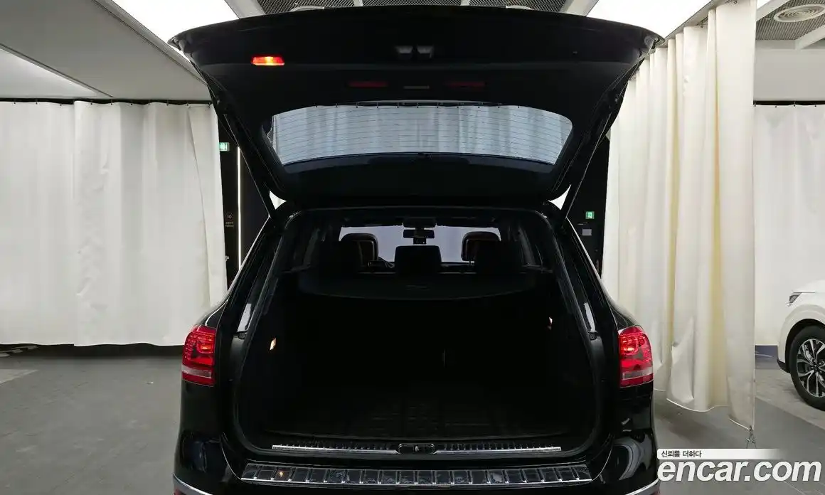 Volkswagen Touareg 2016 3.0 Автомат в Москве № 199256, фото 20