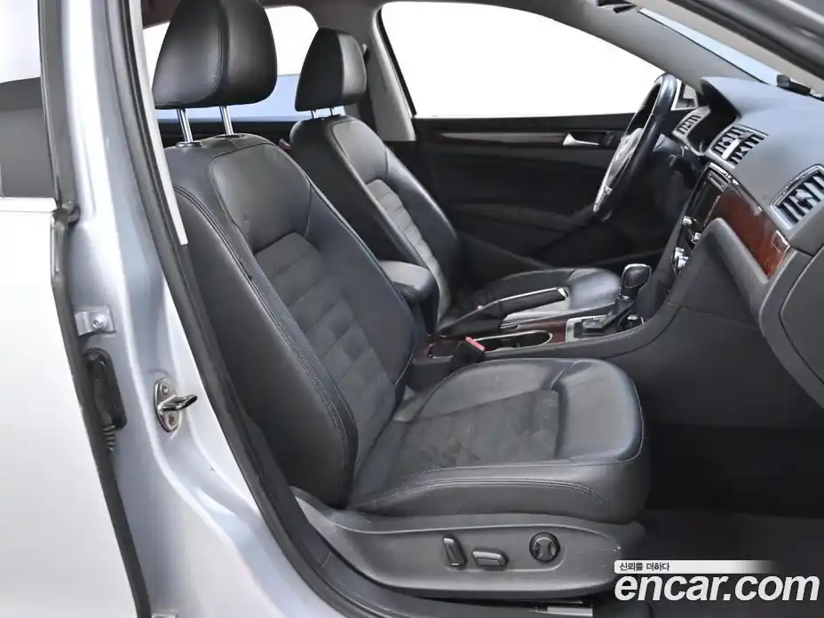 Volkswagen Passat 2013 2.5 Автомат в Москве № 199319, фото 10