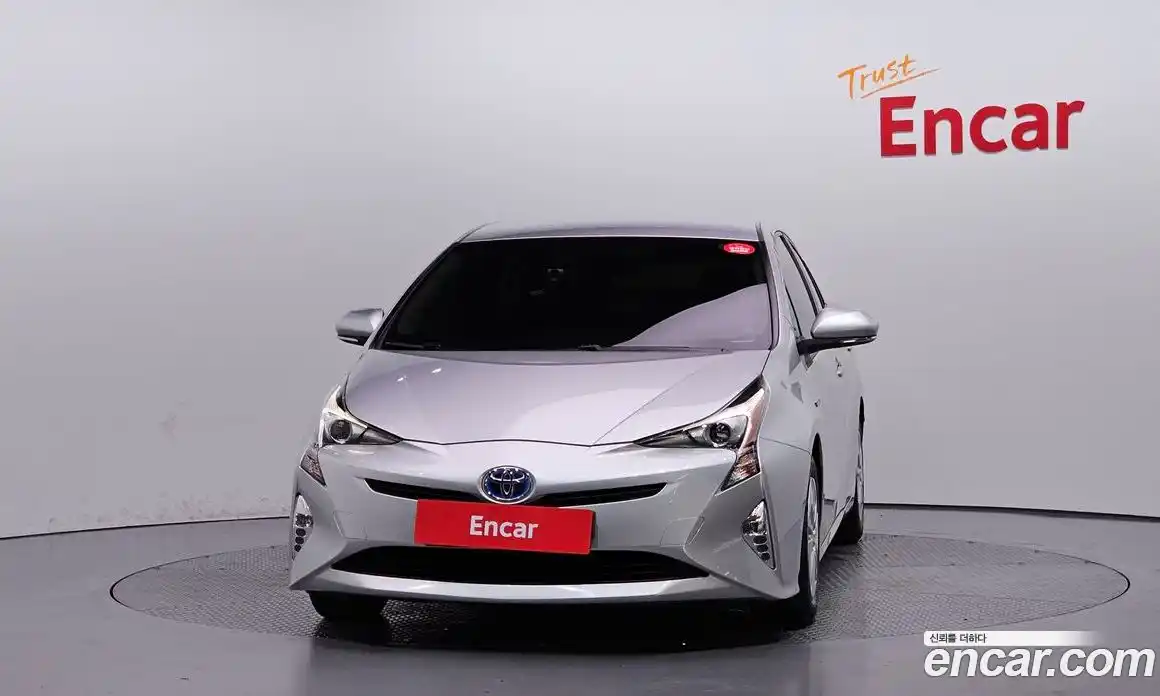 Toyota Prius 2017 1.8 Автомат в Москве № 199701, фото 11