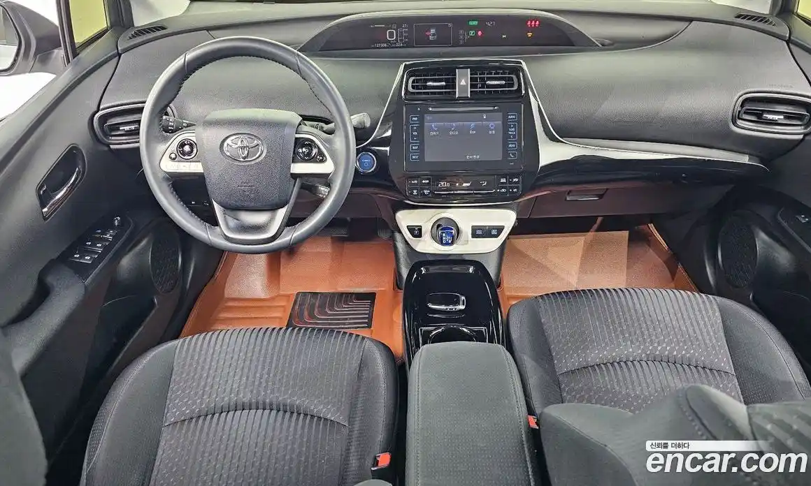 Toyota Prius 2017 1.8 Автомат в Москве № 199701, фото 19