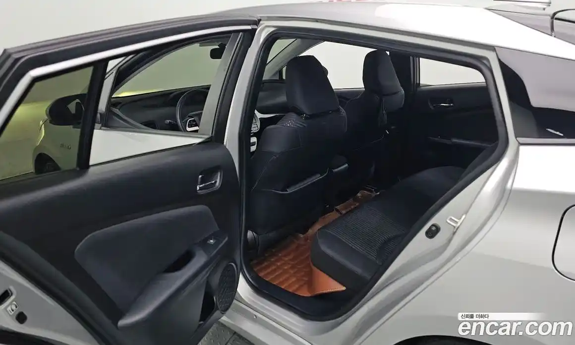 Toyota Prius 2017 1.8 Автомат в Москве № 199701, фото 8