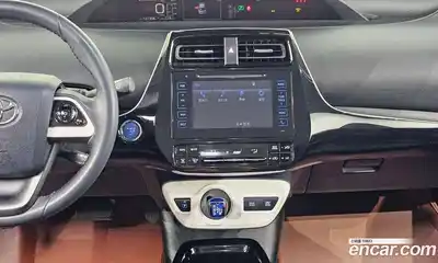 Toyota Prius 2017 1.8 Автомат в Москве № 199701, миниатюра 9