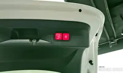 Mercedes-Benz GLC-Class 2023 2.0 Автомат в Москве № 207696, миниатюра 4