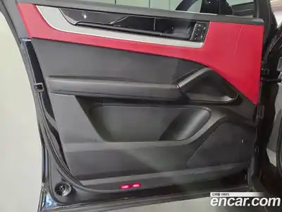 Porsche Cayenne 2024 3.0 Автомат в Москве № 211329, миниатюра 10