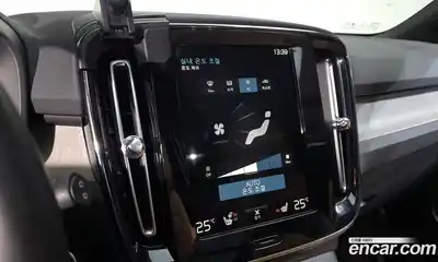 Volvo XC40 2021 2.0 Автомат в Москве № 212833, миниатюра 3