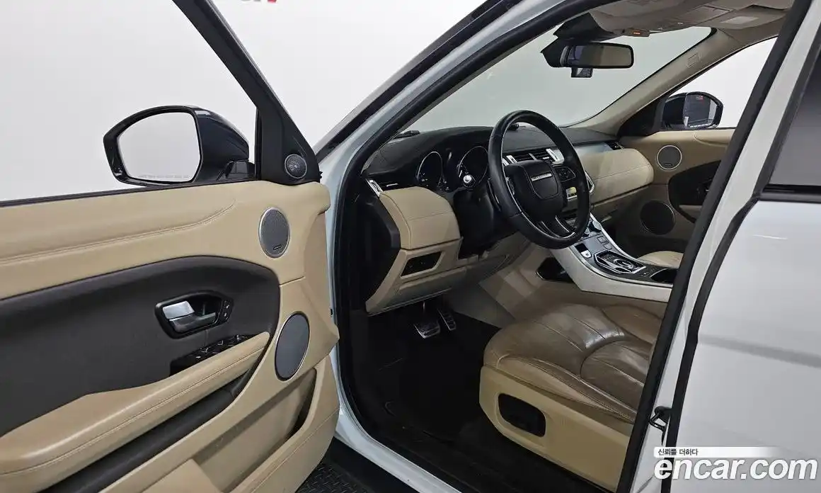 Land Rover Range-Rover Evoque 2017 2.0 Автомат в Москве № 213367, фото 19