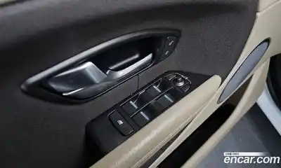 Land Rover Range-Rover Evoque 2017 2.0 Автомат в Москве № 213367, миниатюра 8