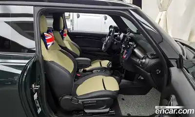 Mini Cooper 2023 2.0 Автомат в Москве № 214204, миниатюра 7