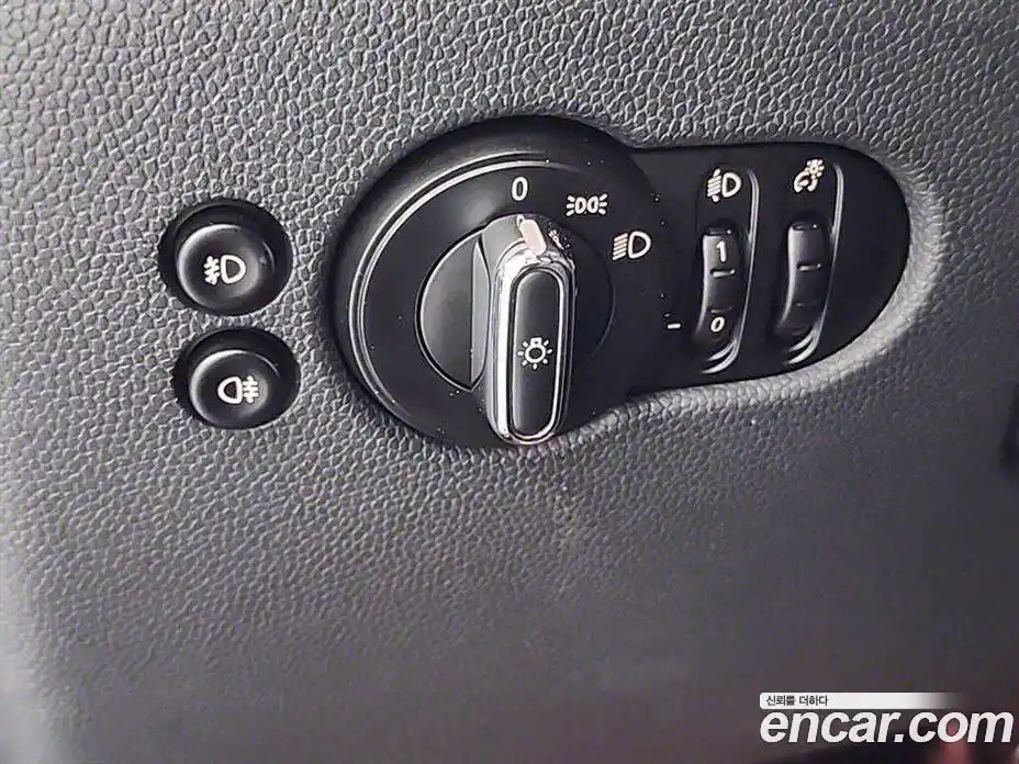 Mini Cooper 2015 1.5 Автомат в Москве № 214436, фото 17