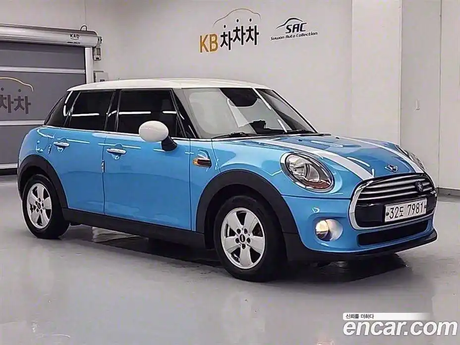 Mini Cooper 2015 1.5 Автомат в Москве № 214436, фото 4