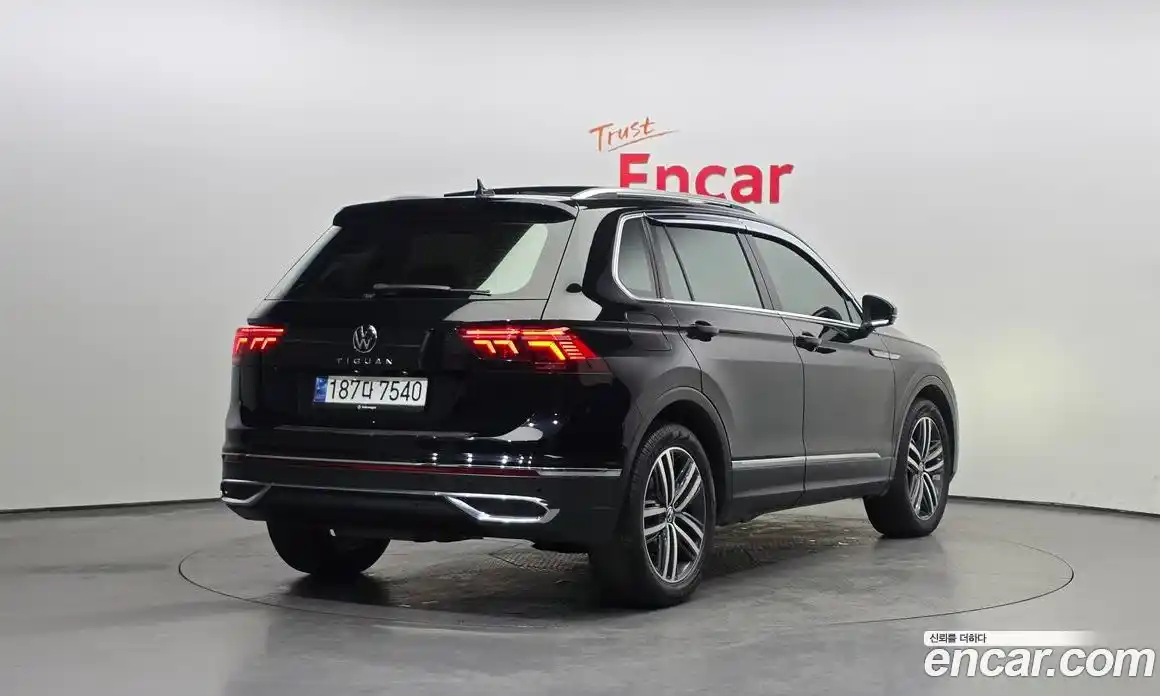 Volkswagen Tiguan 2023 2.0 Автомат в Москве № 214960, фото 16