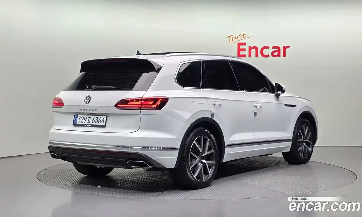 Volkswagen Touareg 2021 3.0 Автомат в Москве № 215263, фото 14