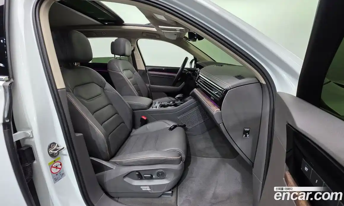 Volkswagen Touareg 2021 3.0 Автомат в Москве № 215263, фото 20