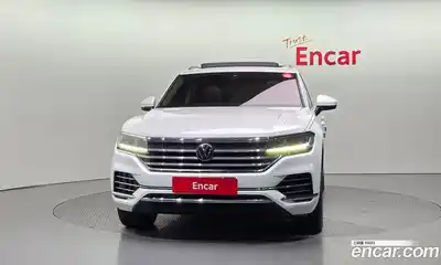 Volkswagen Touareg 2021 3.0 Автомат в Москве № 215263, миниатюра 3