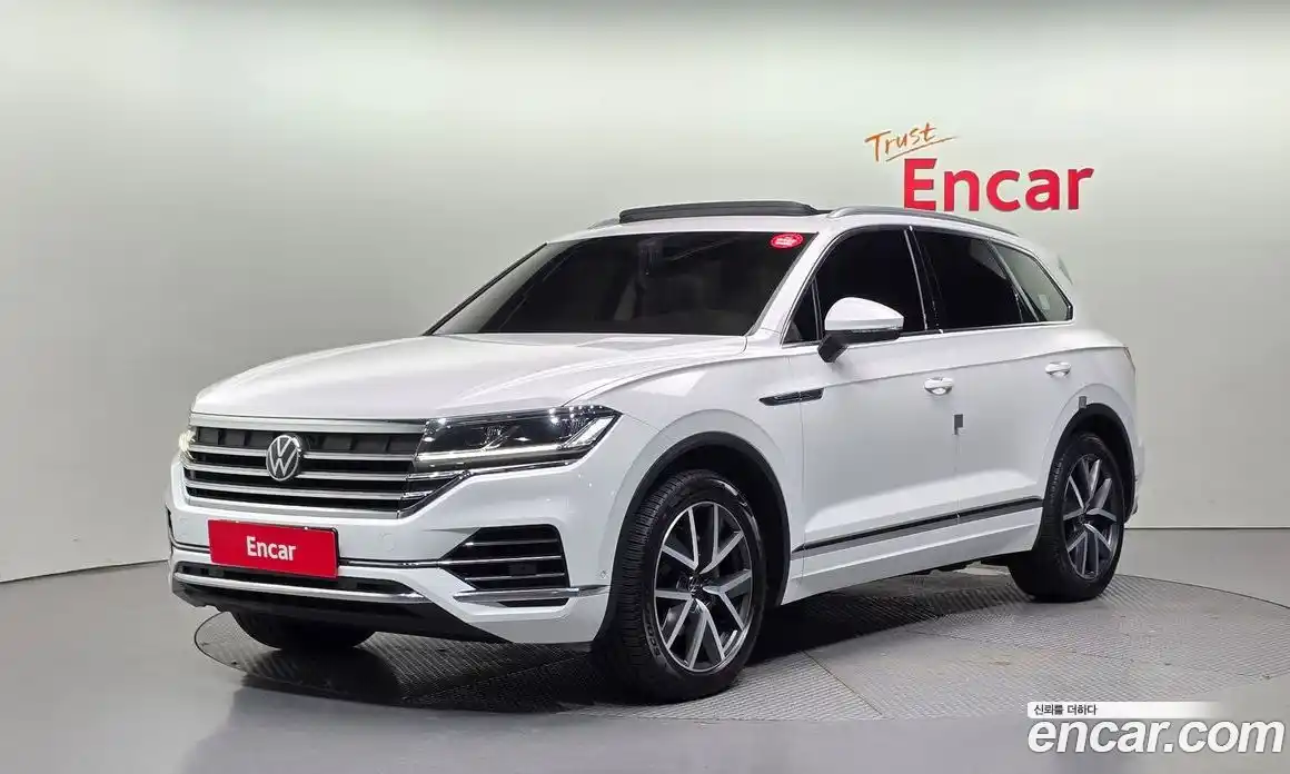 Volkswagen Touareg 2021 3.0 Автомат в Москве № 215263, фото 9