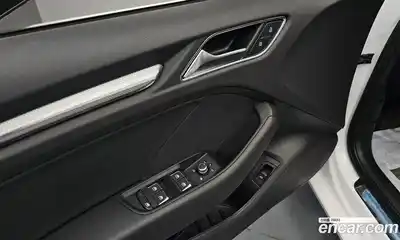 Audi A3 2018 2.0 Автомат в Москве № 230148, миниатюра 2