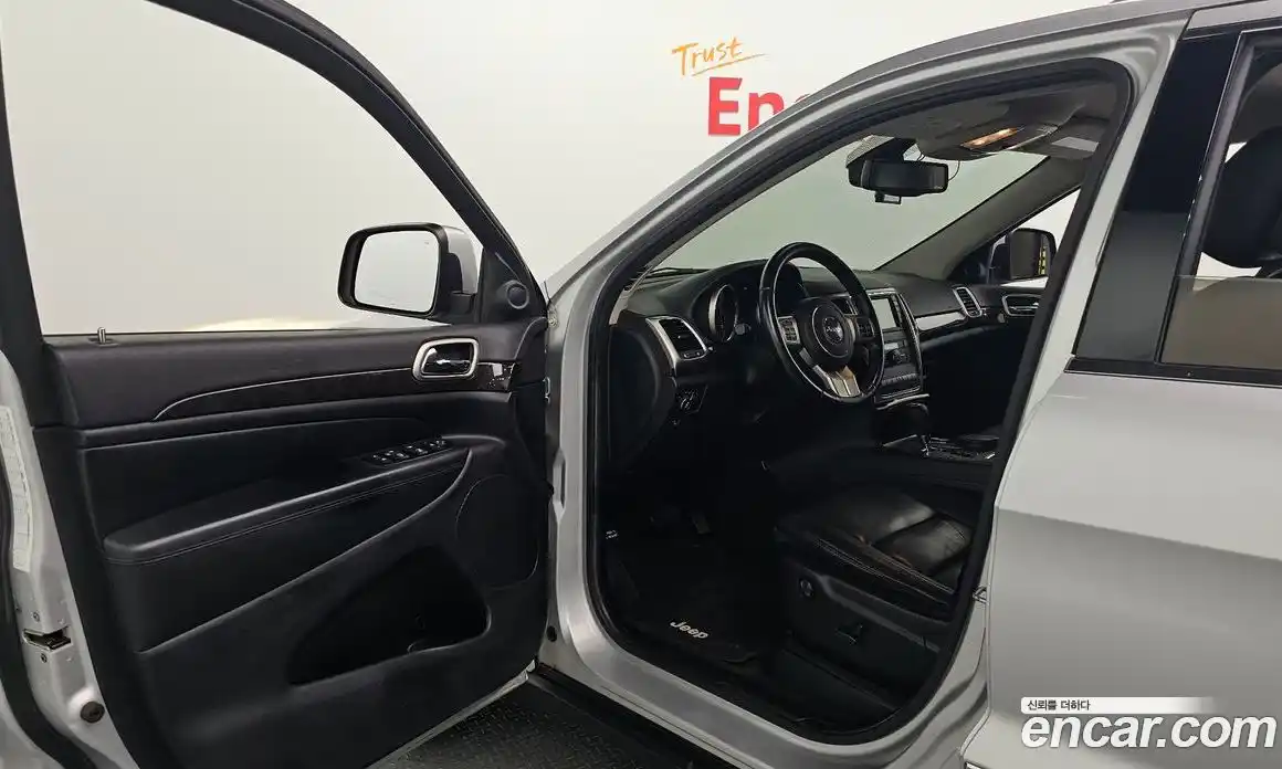 Jeep Cherokee 2011 3.6 Автомат в Москве № 232282, фото 3