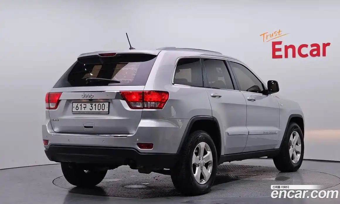 Jeep Cherokee 2011 3.6 Автомат в Москве № 232282, фото 6