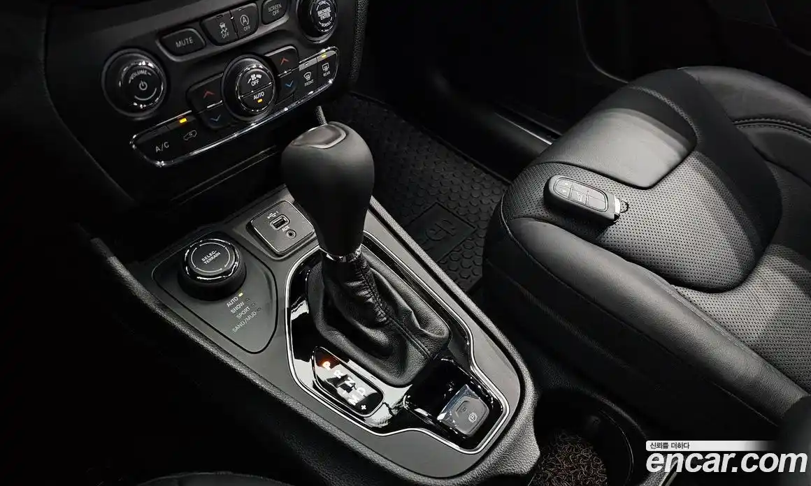 Jeep Cherokee 2021 2.4 Автомат в Москве № 232522, фото 9