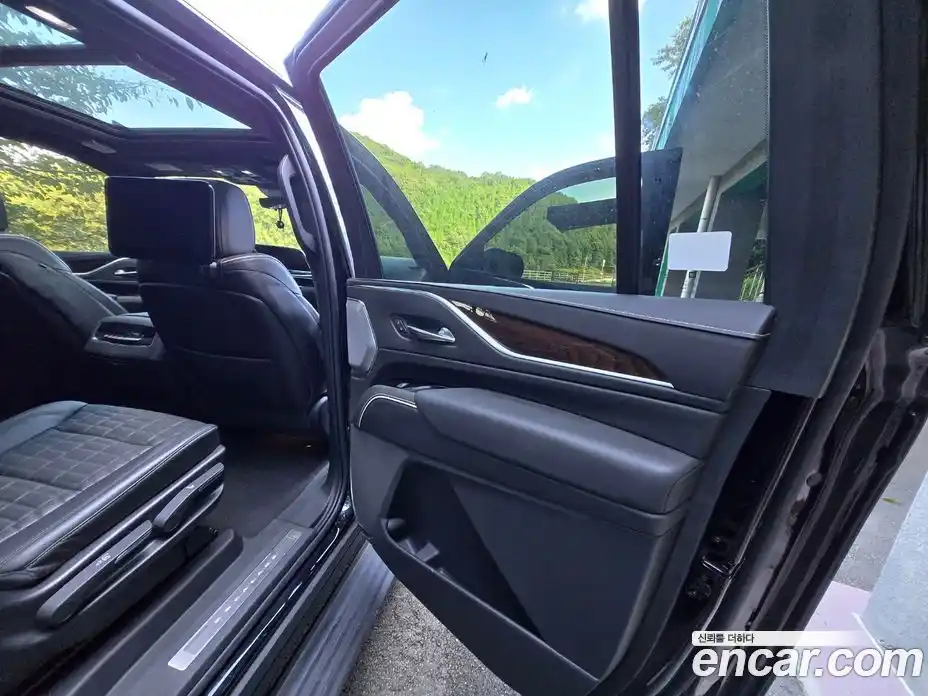 Cadillac Escalade 2023 6.2 Автомат в Москве № 256510, фото 12