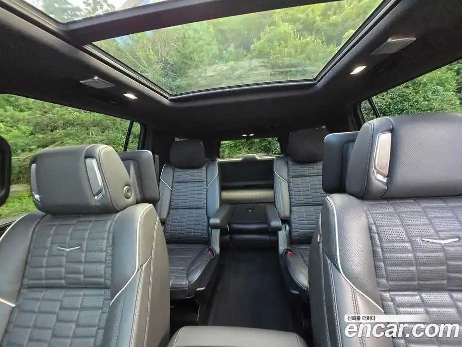 Cadillac Escalade 2023 6.2 Автомат в Москве № 256510, фото 18