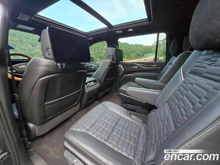 Cadillac Escalade 2023 6.2 Автомат в Москве № 256510, фото 19