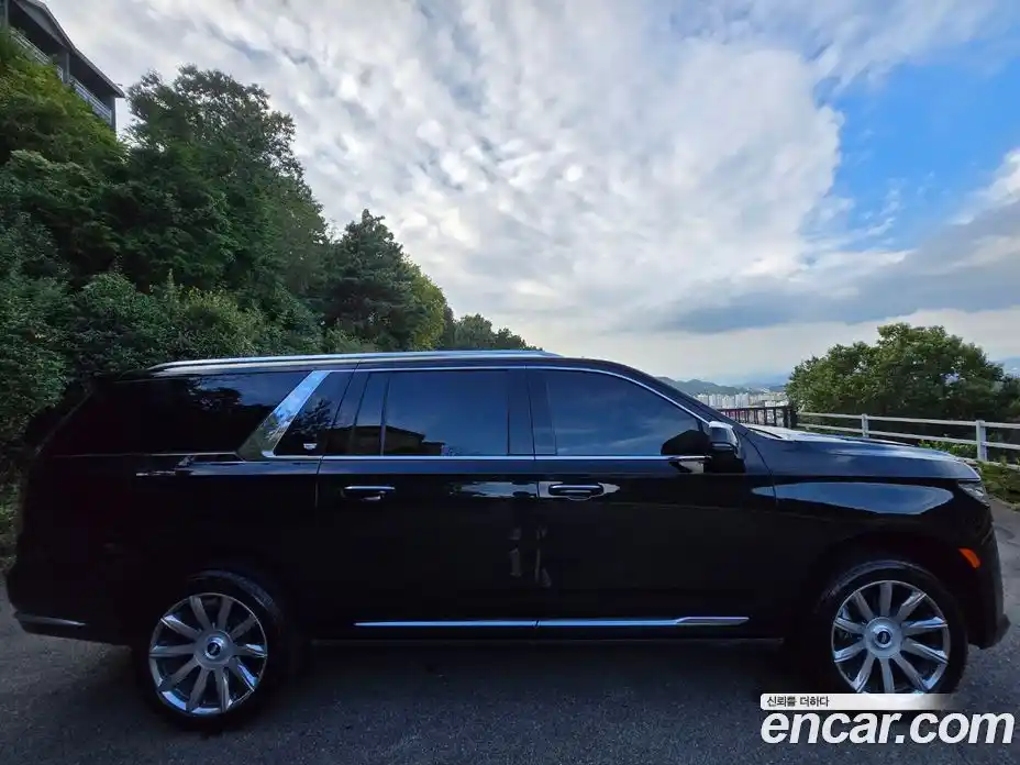 Cadillac Escalade 2023 6.2 Автомат в Москве № 256510, фото 3